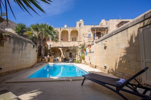 Charming Retreat: experience rustic elegance in this beautifully converted fh.