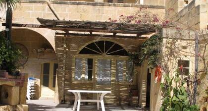 Ta 'Nikola Farmhouse