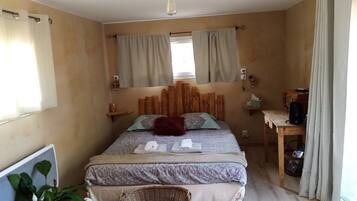 Quadruple Room | Premium bedding, individually decorated, individually furnished