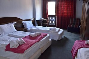 Escrivaninha, espaço de trabalho para notebook, roupa de cama