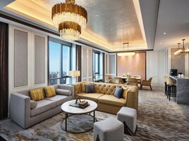 部长套房 | 起居区 | 液晶电视