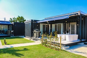 Terrace/patio - 101 Private villa rental BBQ grill outdoor bath maximum capacity 5 people / Miyakojima City Okinawa (Miyakojima City)