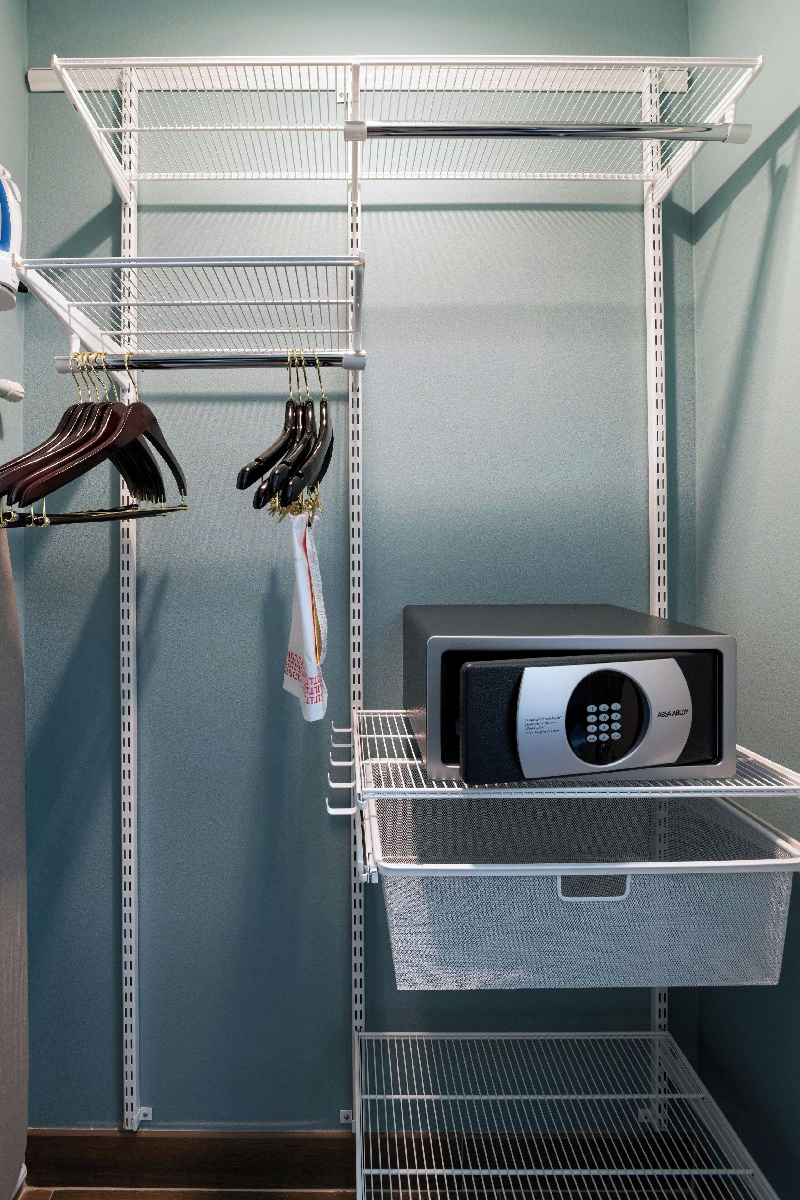 1 bedroom, individually decorated, individually furnished, desk