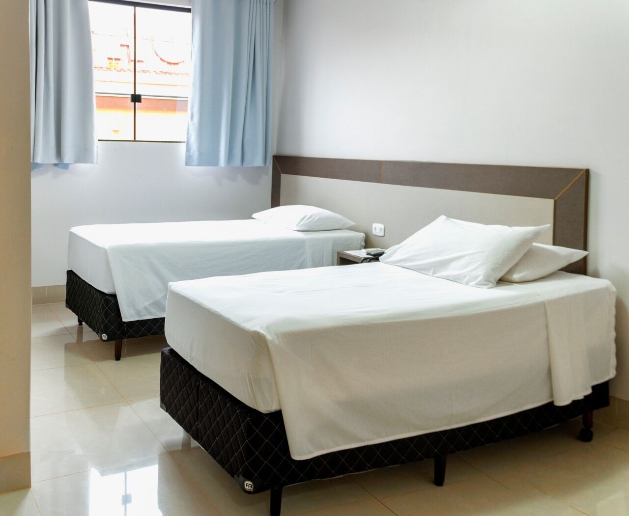 ميني بار وواي فاي مجانًا