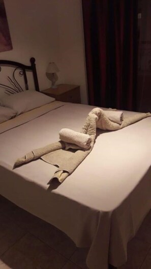 2 bedrooms, soundproofing, iron/ironing board, WiFi