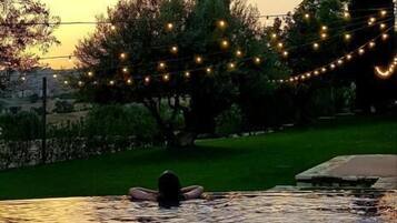 Piscine extérieure (ouverte en saison)