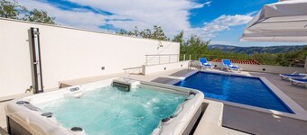 Gorgeous home in Lopar