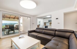 Smart TV - Gorgeous home in Lopar (Lopar)