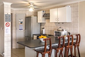 Apartment, 2 Bedrooms | Private kitchen