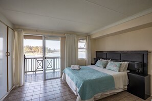 Apartment, 3 Bedrooms | In-room safe, free WiFi, bed sheets