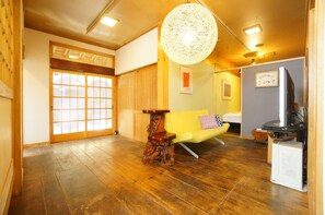 2 bedrooms, desk, iron/ironing board, free WiFi - Private room for up to 6 people / Takayama Gifu (Takayama)