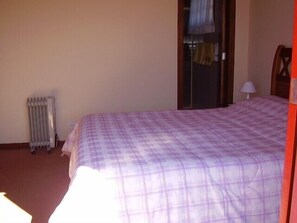 4 bedrooms, free WiFi, wheelchair access