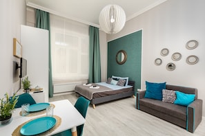 1 bedroom, iron/ironing board, free WiFi, bed sheets