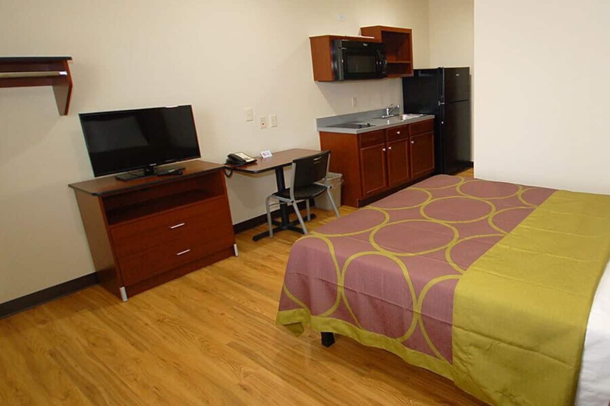 Deluxe Single Room | Desk, laptop workspace, blackout drapes, soundproofing