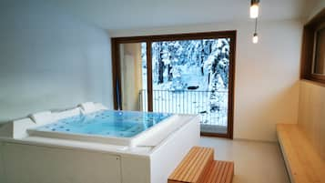 Sauna, Whirlpool, Dampfbad, Massageanwendungen