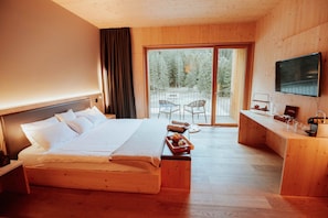 Comfort Double Room | In-room safe, individually decorated, individually furnished - Campra Alpine Lodge & Spa (Blenio)