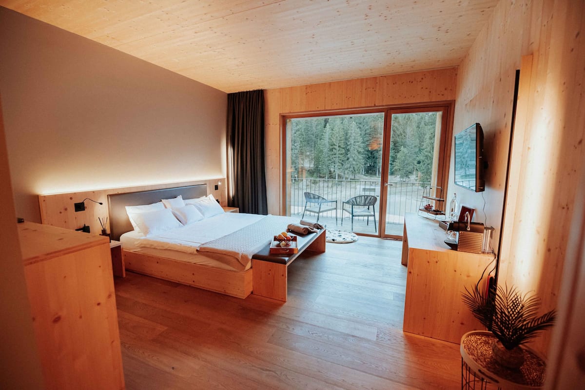 Comfort Double Room | In-room safe, individually decorated, individually furnished
