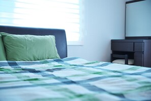 3 bedrooms, desk, iron/ironing board, free WiFi