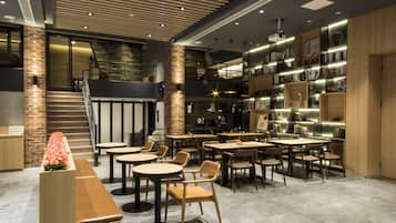 Dagelijks ontbijtbuffet inbegrepen