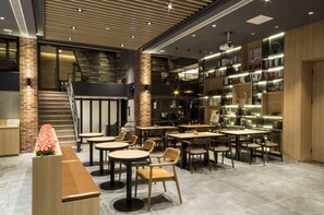 Dagelijks ontbijtbuffet inbegrepen