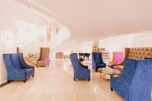 Interior - Alexander 1209, Partial Ocean View, 2 pools, sauna, gym, tiki bar (Miami Beach)