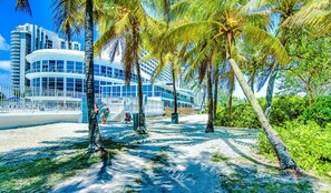 Property grounds - Castle M16 Ocean/Pool view, balcony, gym. tennis, & free valet parking! (Miami Beach)