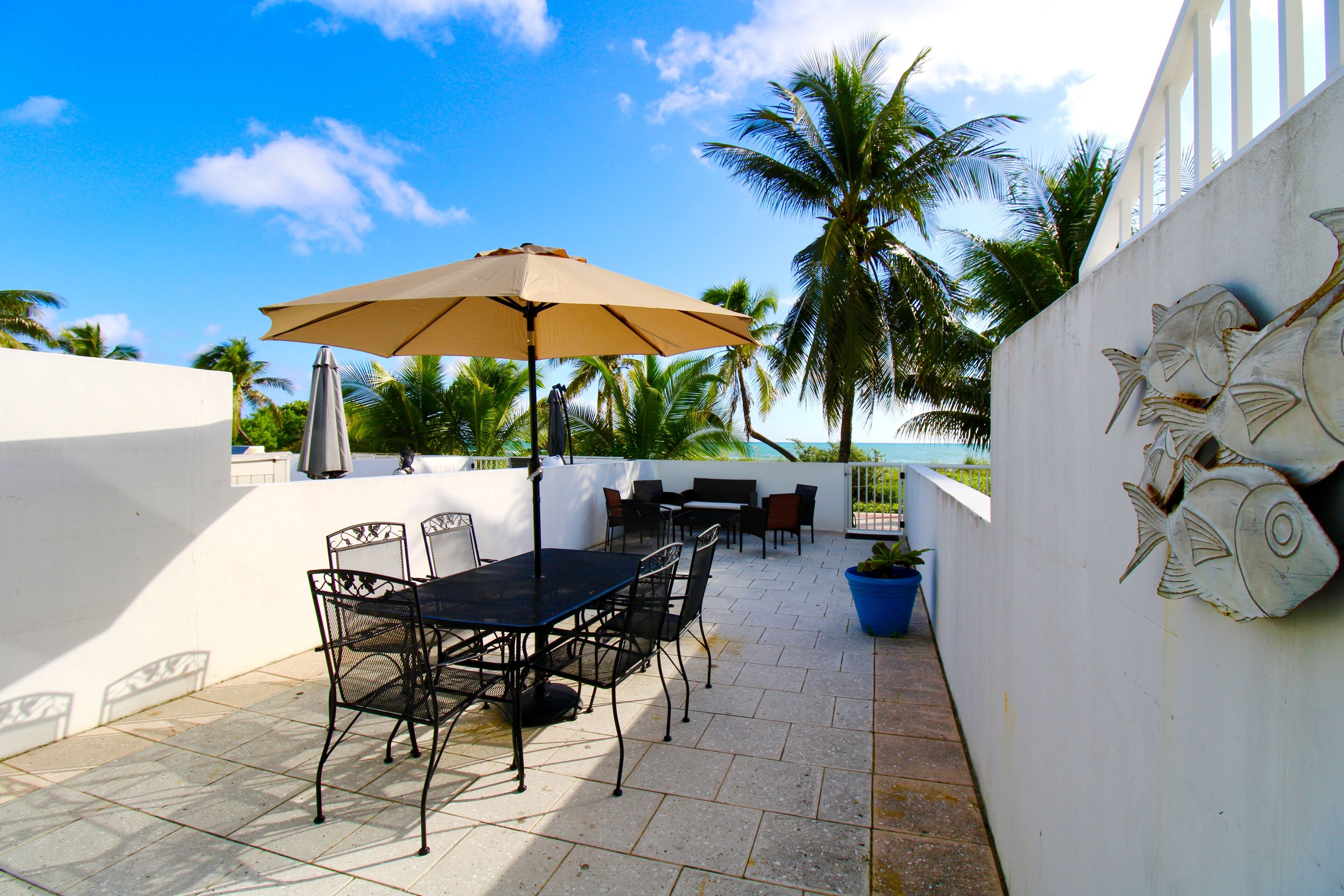 Oceanfront Townhouse with direct access to the Beach! Steps from the sand! Pool access!