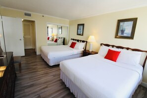 2 bedrooms, iron/ironing board, free WiFi, bed sheets - Alexander 1211 with Beach Access, 2 pools, sauna (Miami Beach)
