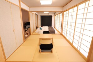 2 bedrooms, desk, free WiFi, bed sheets