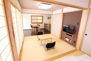 Dining - A holiday with Ryukyu tatami mats Okinawa old hou / Kunigami-gun Okinawa (Kunigami-gun)