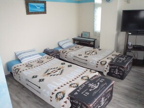 1 bedroom, desk, free WiFi, bed sheets - Deluxe room / Ishigaki Okinawa (Ishigaki)