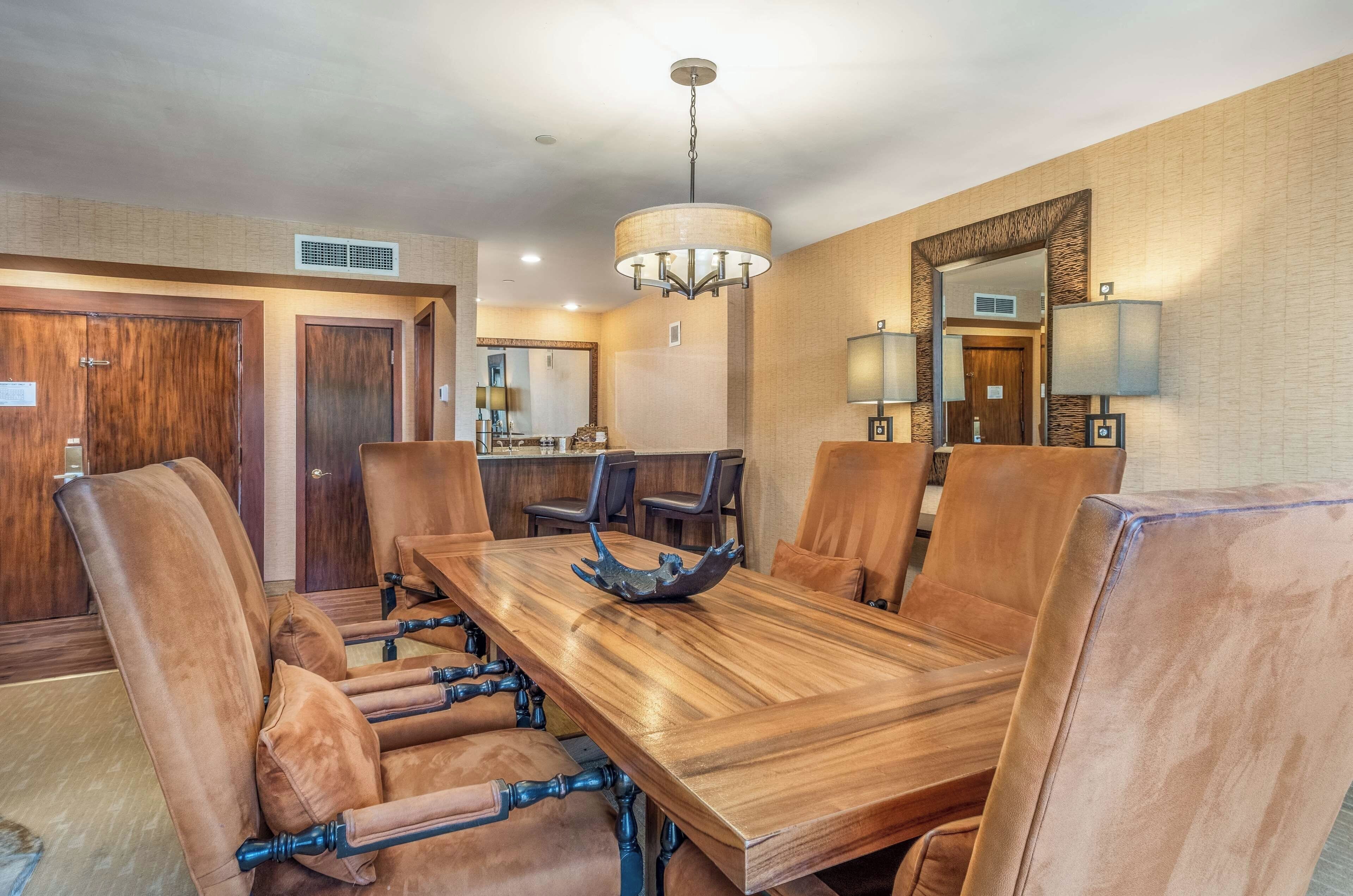 Presidential-Suite, 1 King-Bett und Schlafsofa, Balkon, Seeseite | Zimmerausstattung