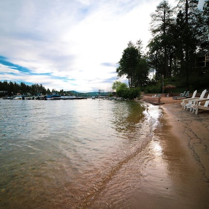 Private beach, beach towels, fishing