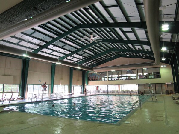 Piscina coperta, piscina all'aperto