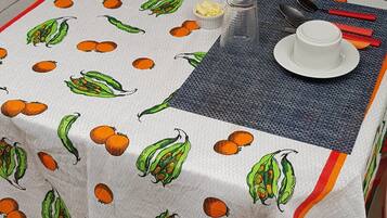 Buffet breakfast on weekends (BRL 10 per person)