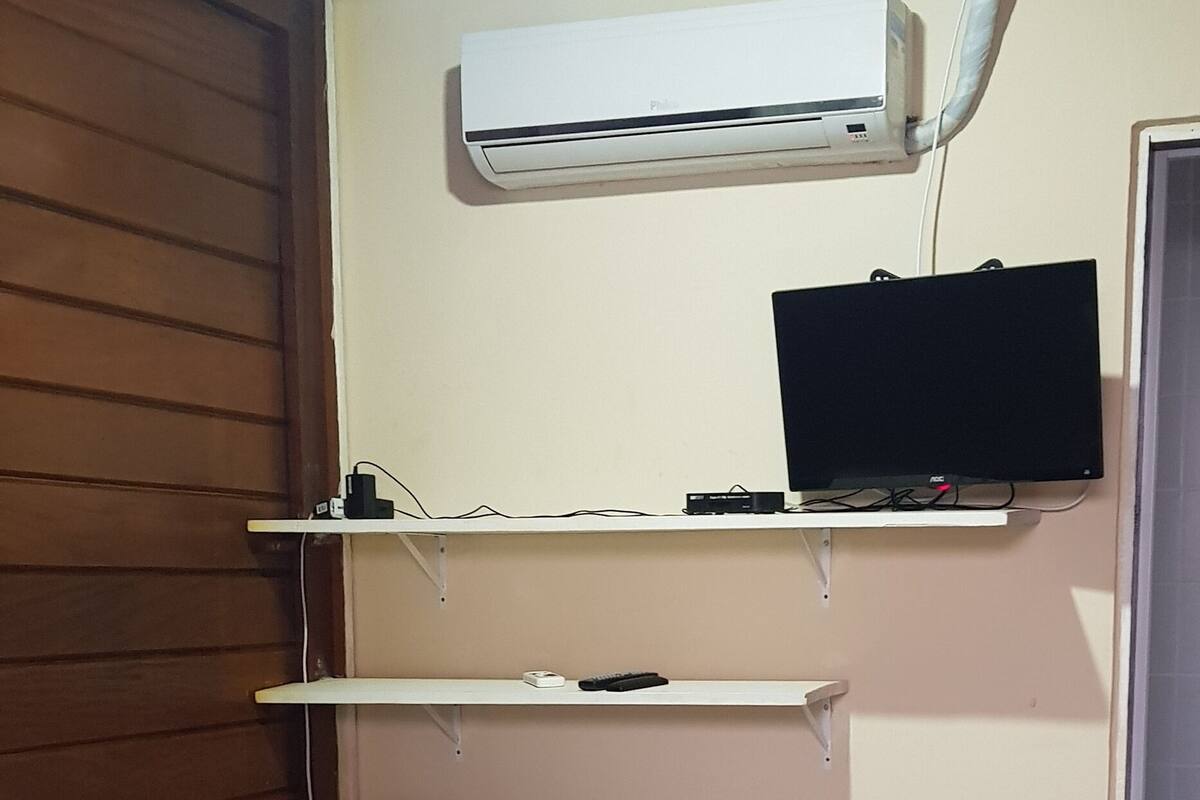 Chambre double | Rideaux d’obscurcissement, accès au Wi-Fi (inclus), literie fournie