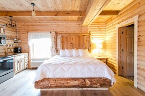 1 bedroom, desk, WiFi, bed sheets