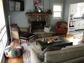 Smart-TV, peis og bøker