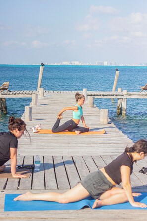 Yoga - Mayan Monkey Isla Mujeres | Social Hotel (Isla Mujeres)