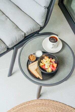 Private Room Beach Side Balcony | Terraza o patio