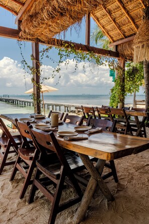 Restaurant - Mayan Monkey Isla Mujeres | Social Hotel (Isla Mujeres)