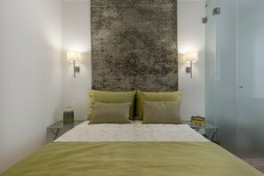 1 habitación, tabla de planchar con plancha y acceso a internet 
