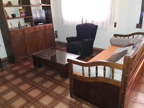 TV, DVD player