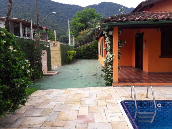 Indoor pool, outdoor pool