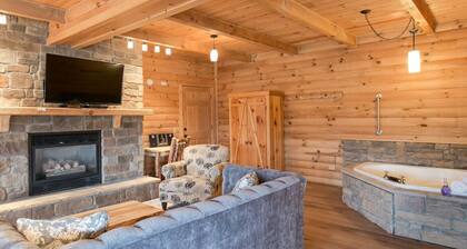 Cozy Lodge Fireplace Suite in Ohio's Amish Country