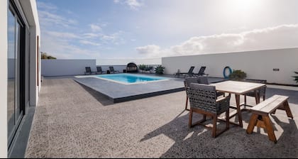 Celeste House - Deluxe con vista al mar / piscina climatizada