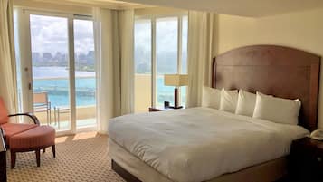 Presidential Studio Suite, 1 Bedroom, Ocean View | Desk, blackout curtains, soundproofing, iron/ironing board