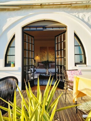 Panoramic-Suite, eigenes Bad, Kanalblick (Suite Oscar) | Terrasse/Patio