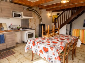 Fridge, microwave, oven, stovetop - Homerez - House in Veyreau (Veyreau)