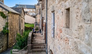 Property grounds - Homerez - House in Veyreau (Veyreau)